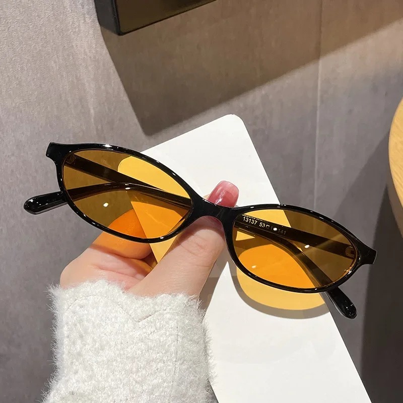 Kacamata Hitam Cat Eye Retro S - Vintage Fashion Enthusiasts ulasan dan harga