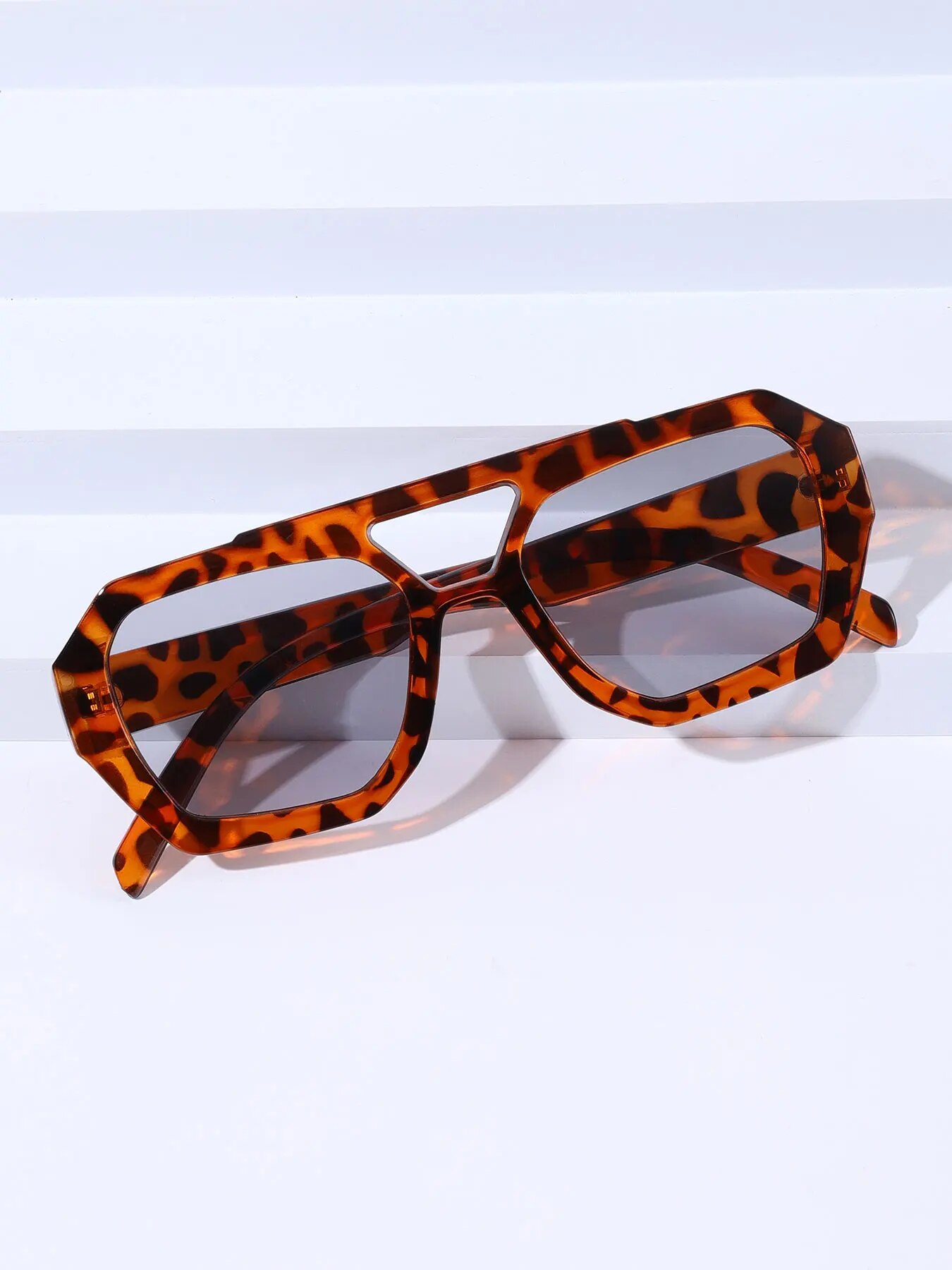 Kacamata Hitam Vintage Persegi - Vintage Fashion Enthusiasts ulasan dan harga